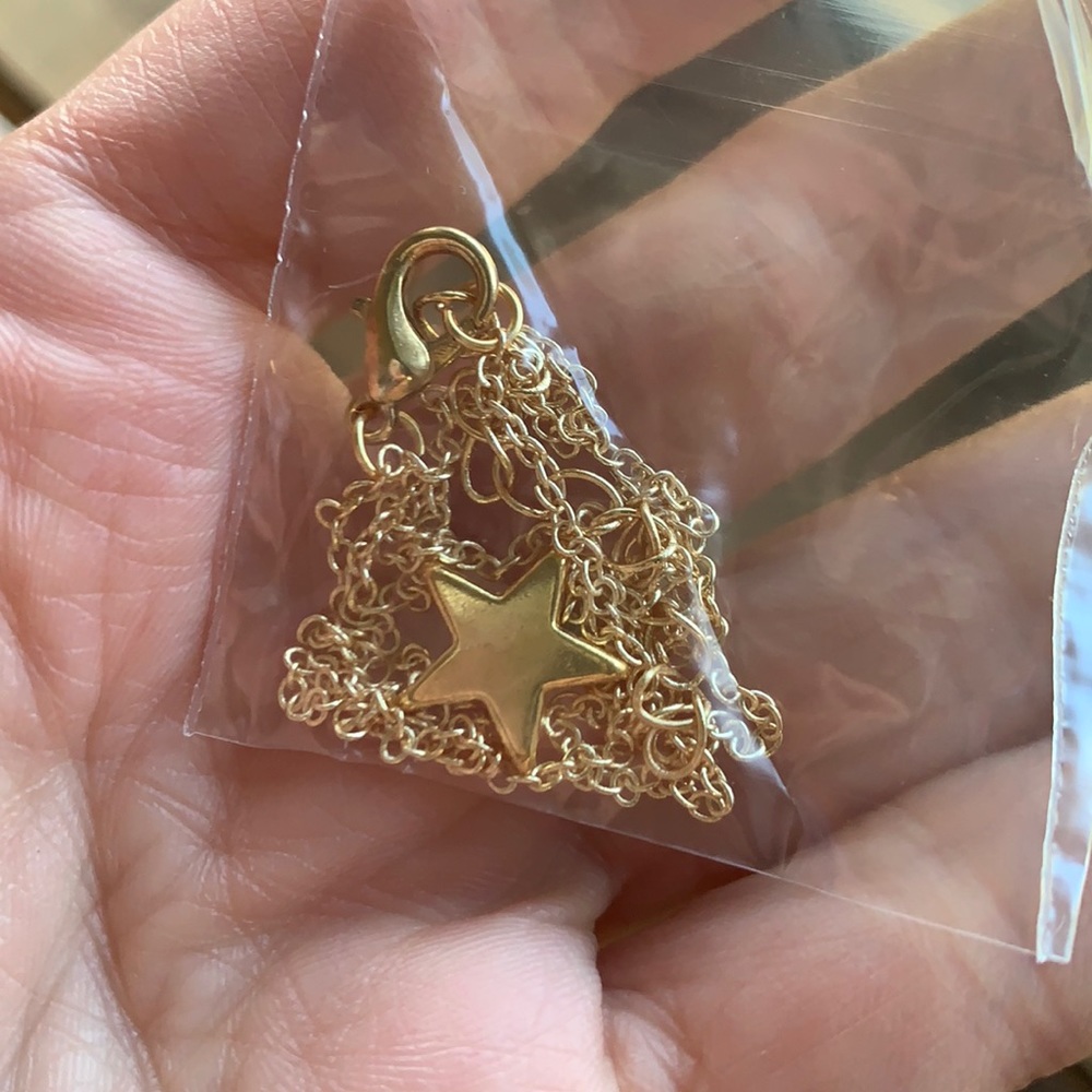 Gold star necklace